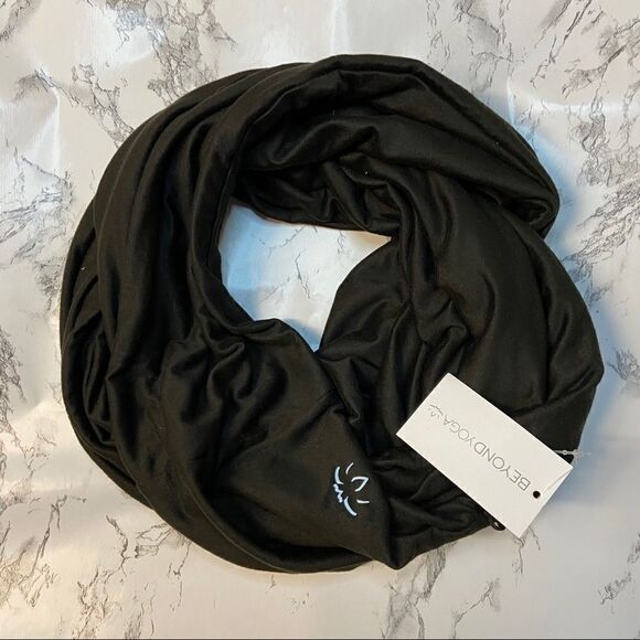 NWT Beyond Yoga Hidden Pocket Infinity Scarf - Picture 3 of 7
